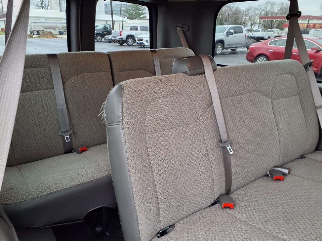 2023 Chevrolet Express Passenger 3500 1LS