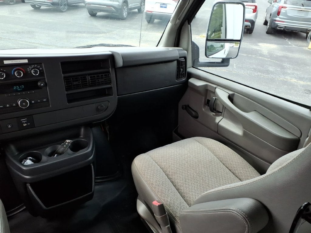 2014 Chevrolet Express Cutaway 3500 3500 VAN 139"