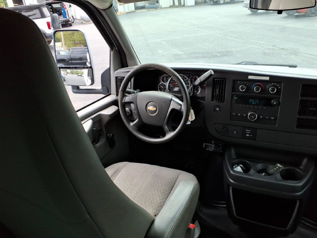 2014 Chevrolet Express Cutaway 3500 3500 VAN 139"