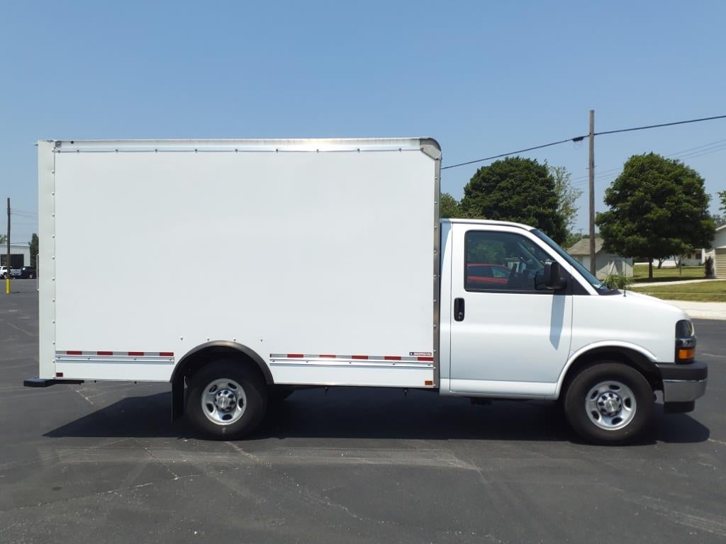 2022 Chevrolet Express Cutaway 3500 Base
