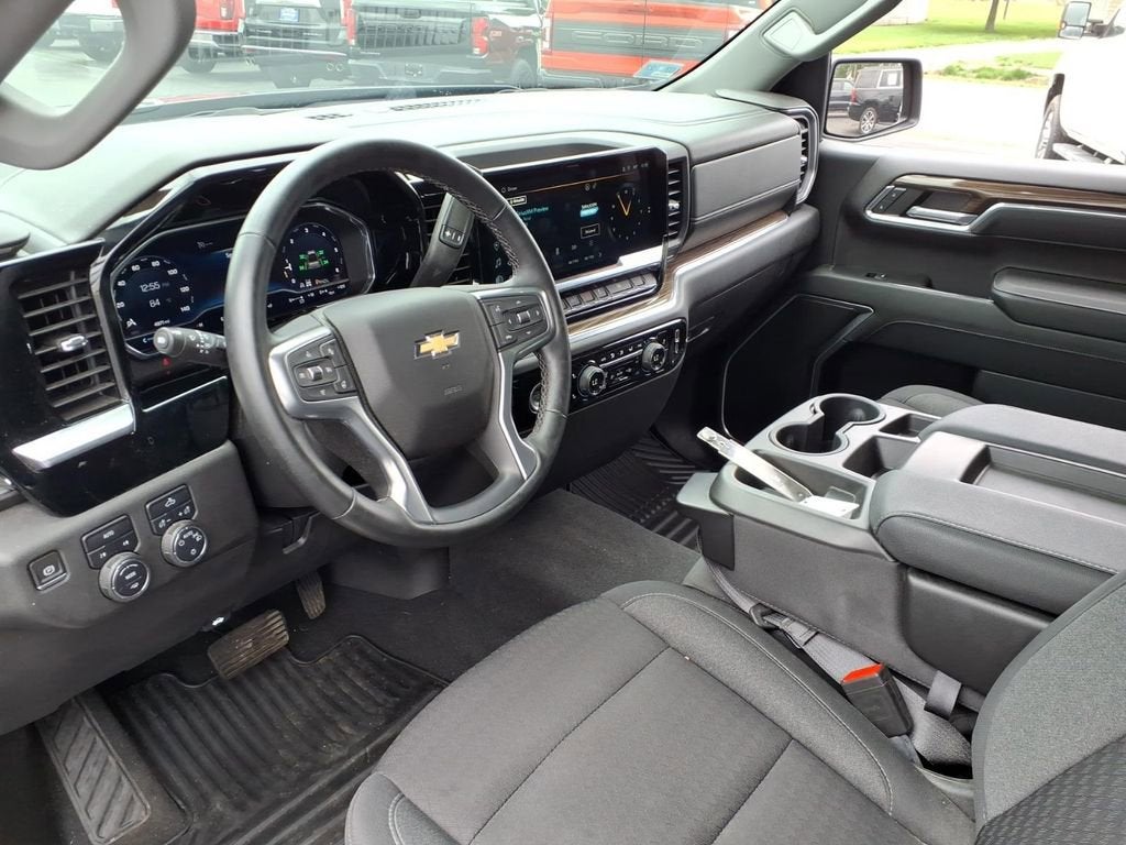 2023 Chevrolet Silverado 1500 LT (2FL)