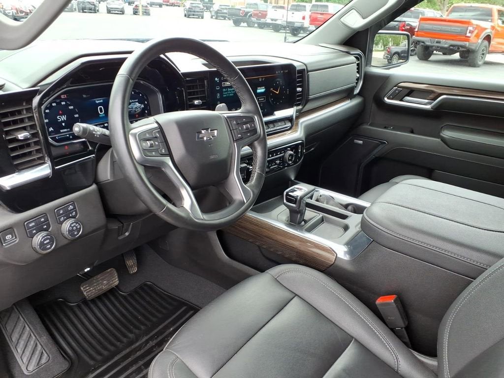 2024 Chevrolet Silverado 1500 RST