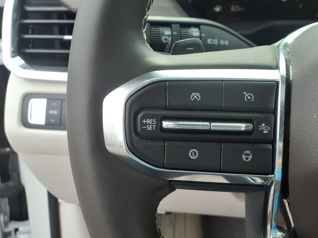 2025 GMC Acadia Denali