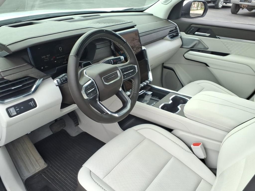 2025 GMC Acadia Denali