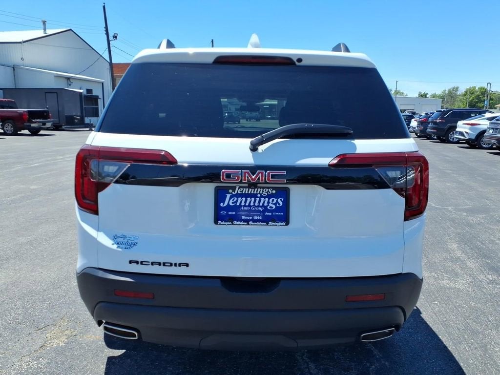 2023 GMC Acadia SLT