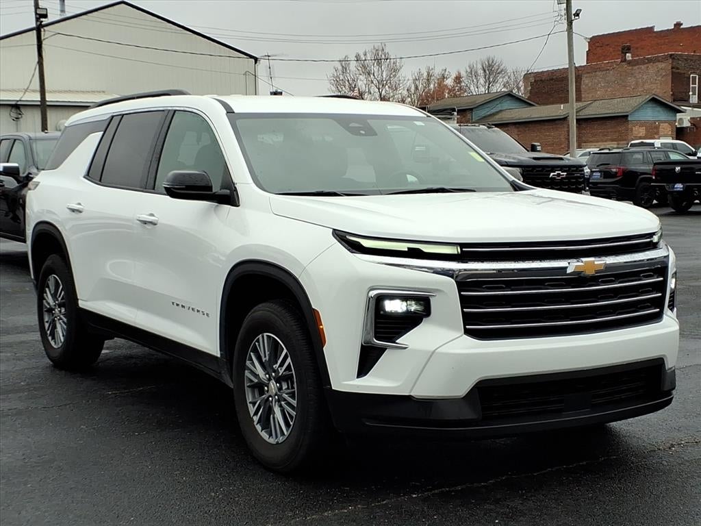 2025 Chevrolet Traverse LT