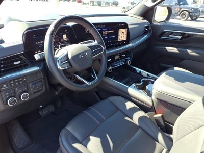 2025 Chevrolet Suburban RST