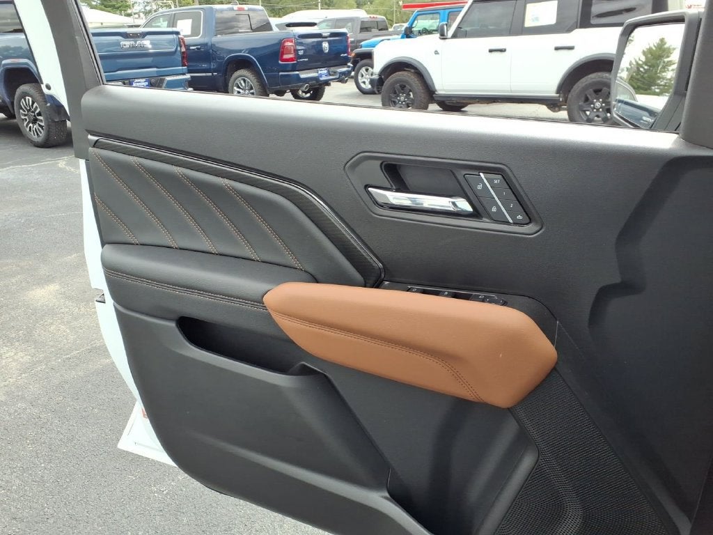 2025 GMC Canyon AT4