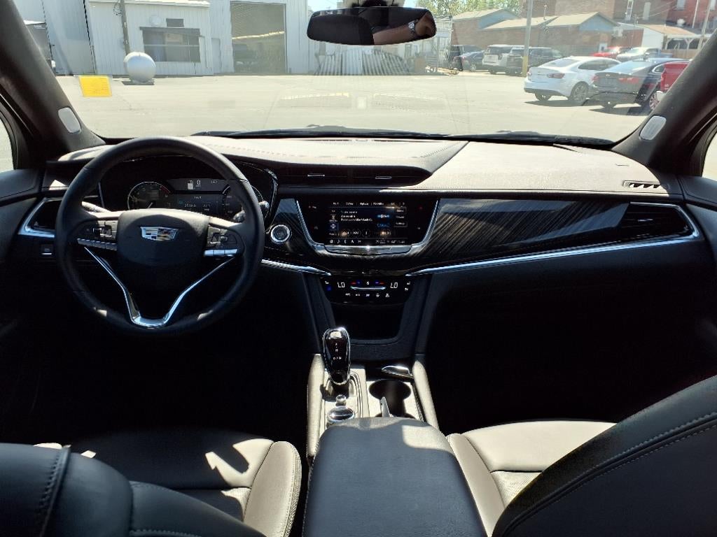 2025 Cadillac XT6 Premium Luxury