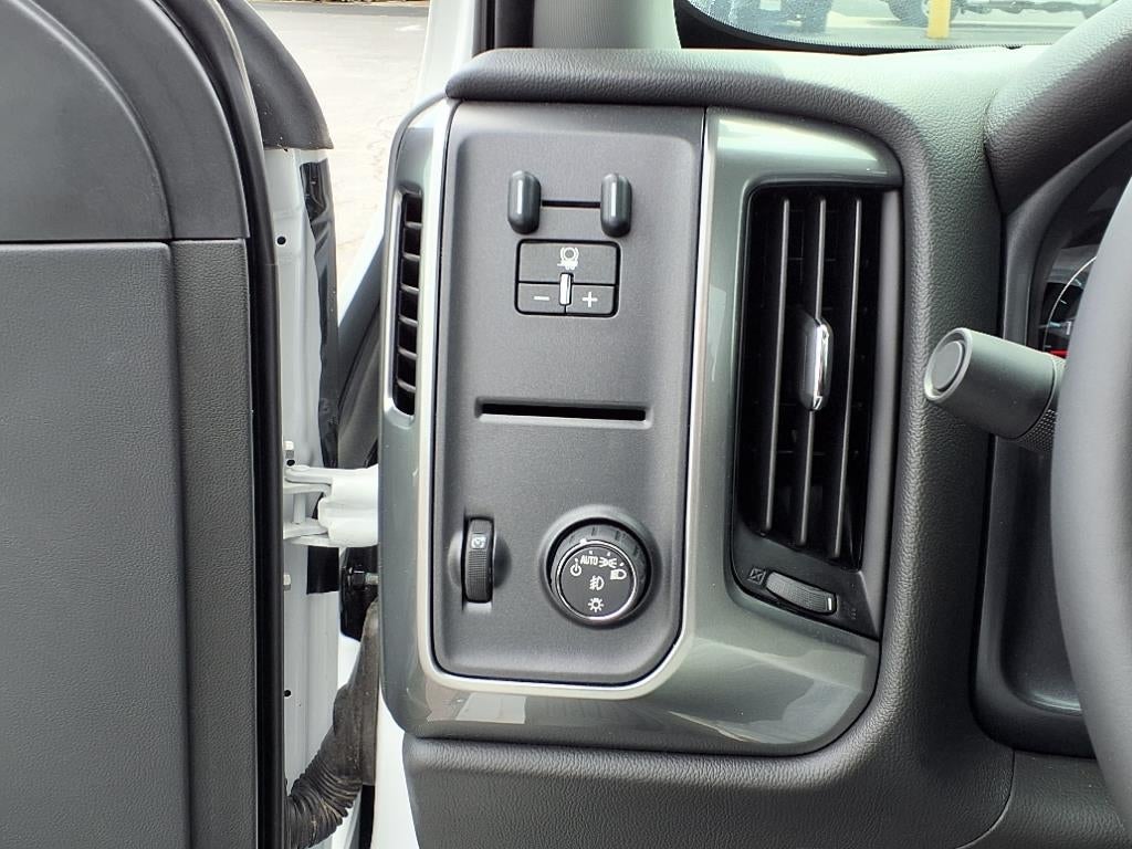 2024 Chevrolet Silverado 5500 HD LT