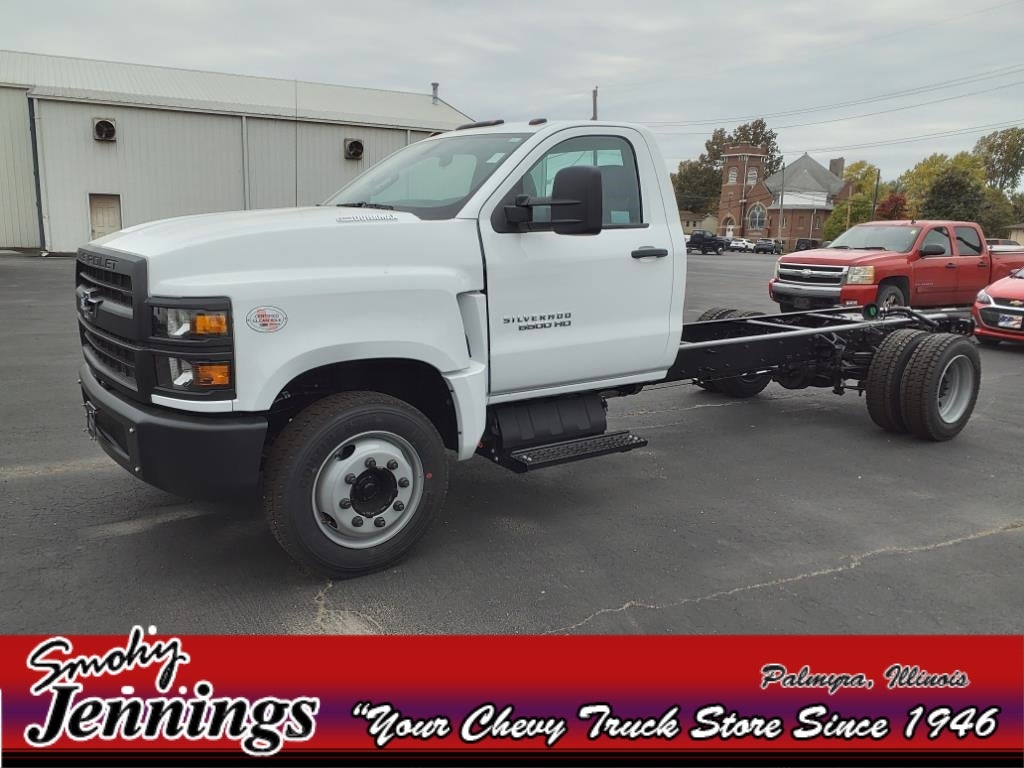 2023 Chevrolet Silverado 6500 HD Work Truck