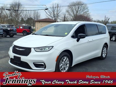 2025 Chrysler Pacifica Select