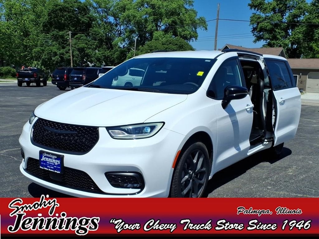 2024 Chrysler Pacifica Touring L