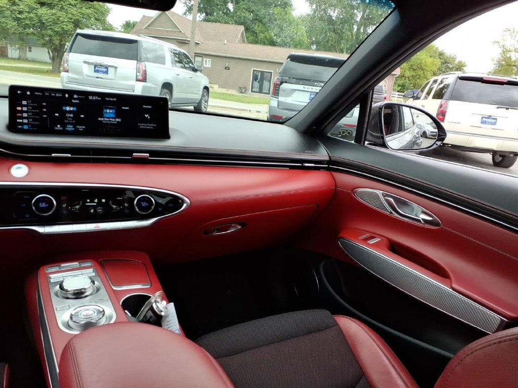 2023 Genesis GV70 2.5T
